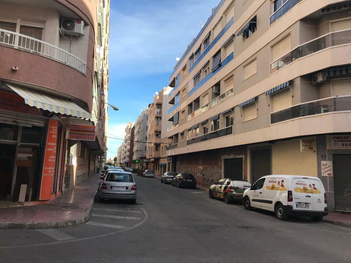 Homely Apartments Noruega Torrevieja Luaran gambar