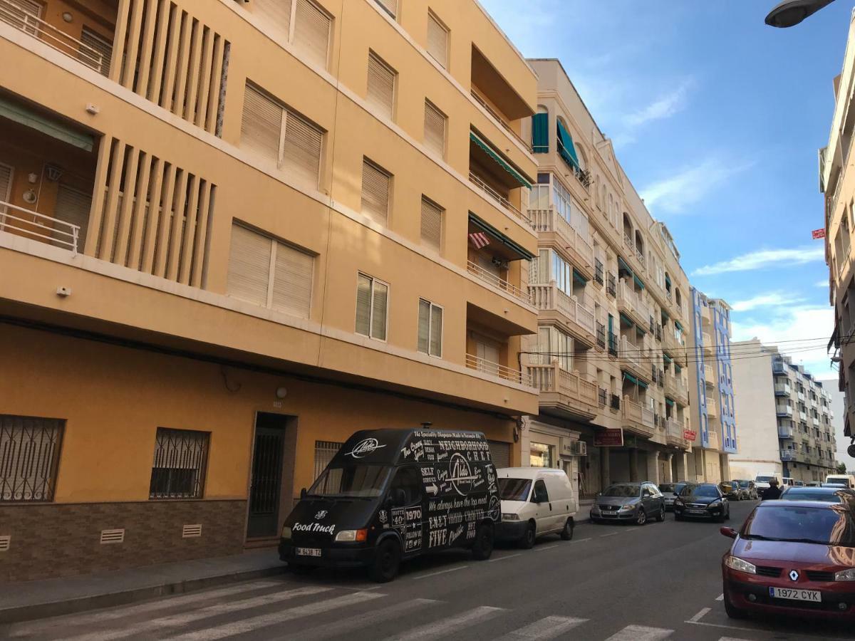 Homely Apartments Noruega Torrevieja Luaran gambar